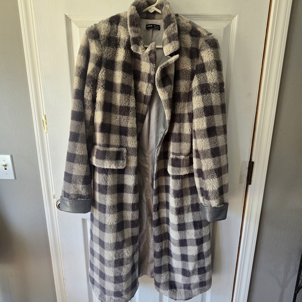 SHEIN Plaid Teddy Jacket - Gray and Cream